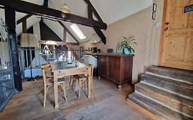 Een Vleugje Wellness In De Voerstreek - Bed&brocante Onder De Poort Bed And Breakfast